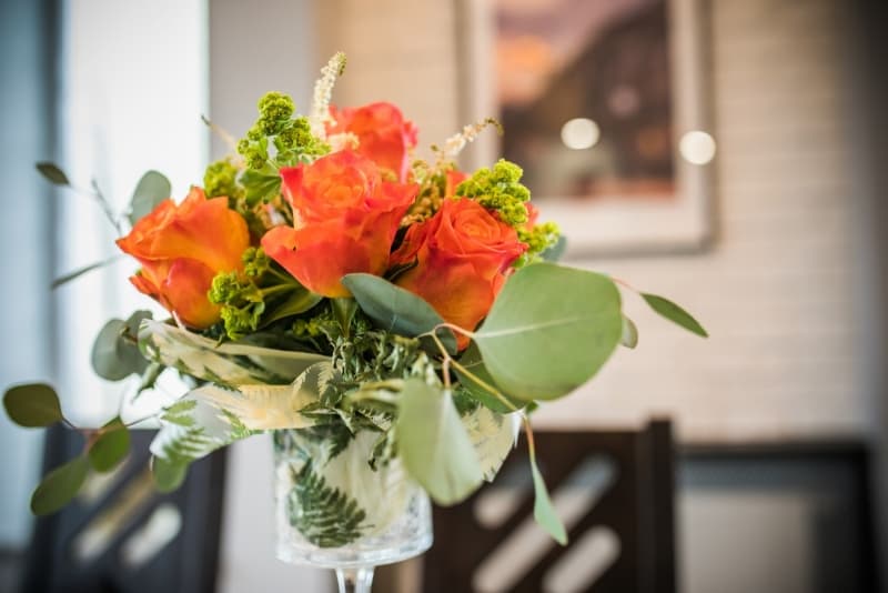 Aranżacja ze świeżych kwiatów - Sala konsolacyjna Wspomnienie Aranżacja ze świeżych kwiatów - Sala konsolacyjna Wspomnienie